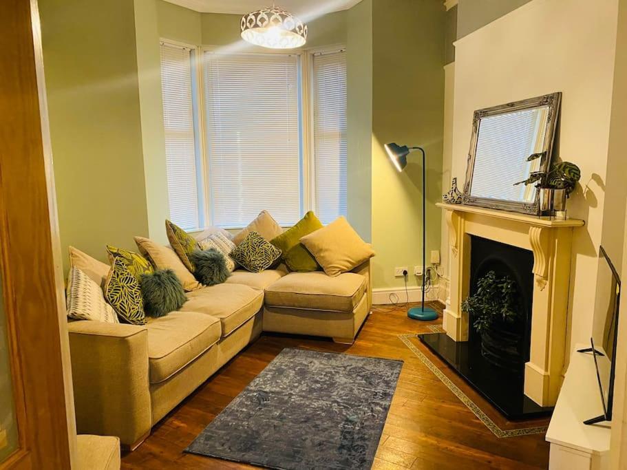 Spacious, Cosy 3 Bedroom House In Preston. Престън Екстериор снимка